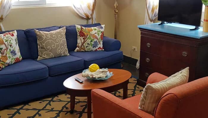 beachfront-kings-burner-stovetop-img1 exumapointbeachresort living room